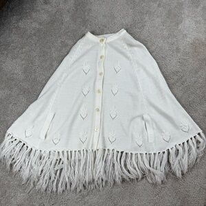 Vintage 70's White  Boho Poncho Cape Button Arm Holes Cottagecore Hippie Fringe
